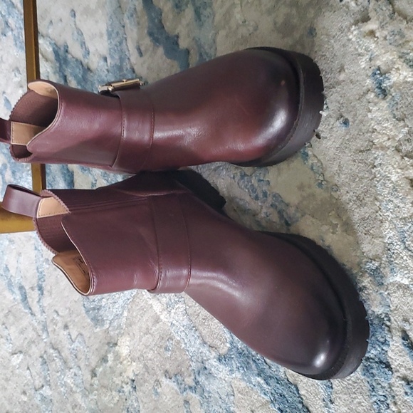 Vionic Booties - Picture 1 of 5